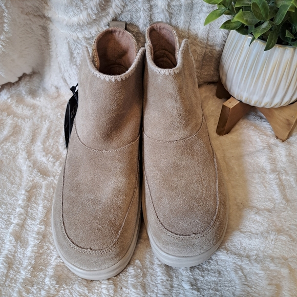 Hey Dude Mel Boots Suede Leather Platform Sand Beige Slip On Ankle Booties Sz 11 - Picture 5 of 15